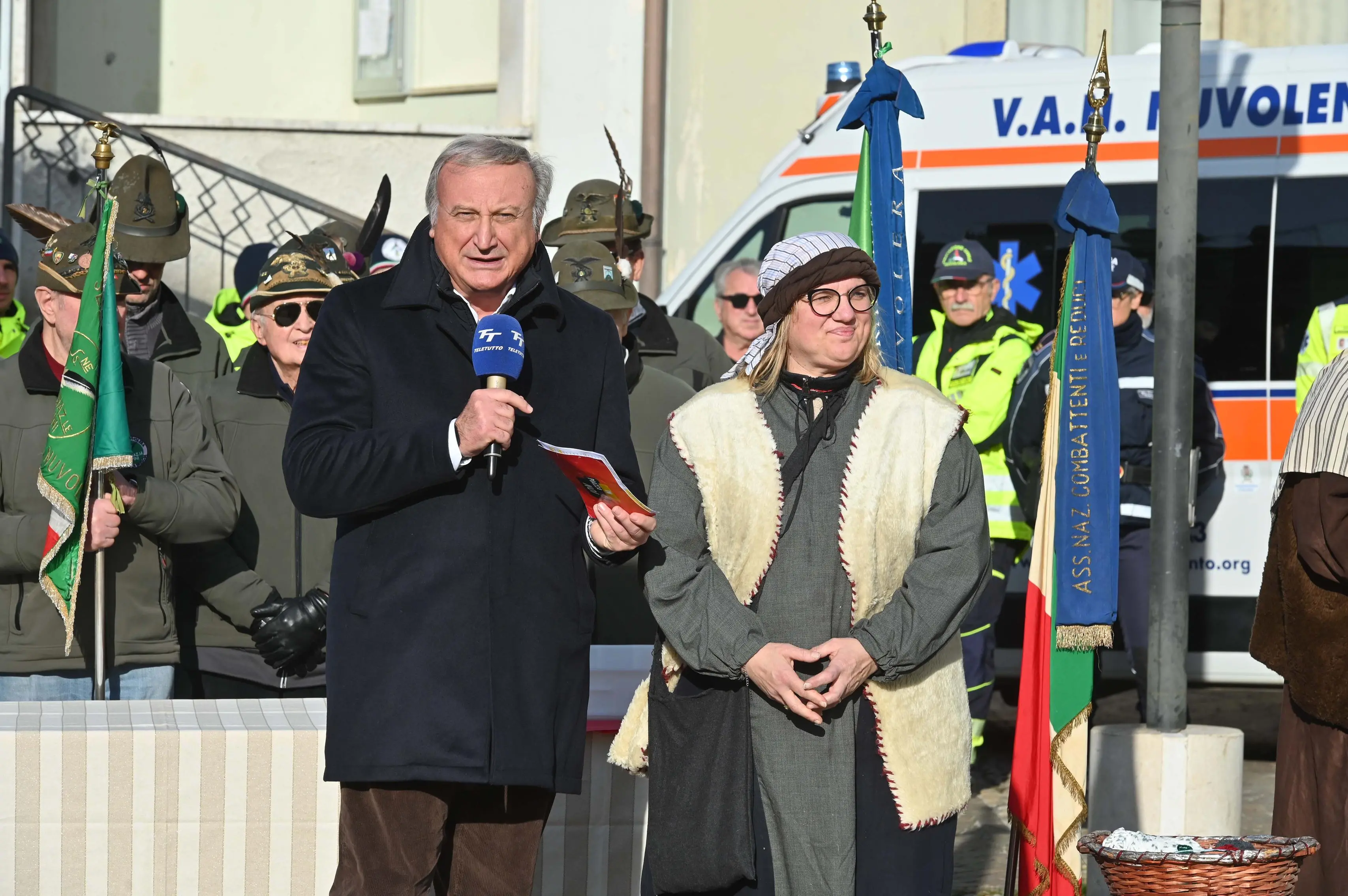 NUVOLERA IN PIAZZA CON NOI REDAZIONE PROVINCIA 21-12-2025 GABRIELE STRADA NEW EDEN GROUP