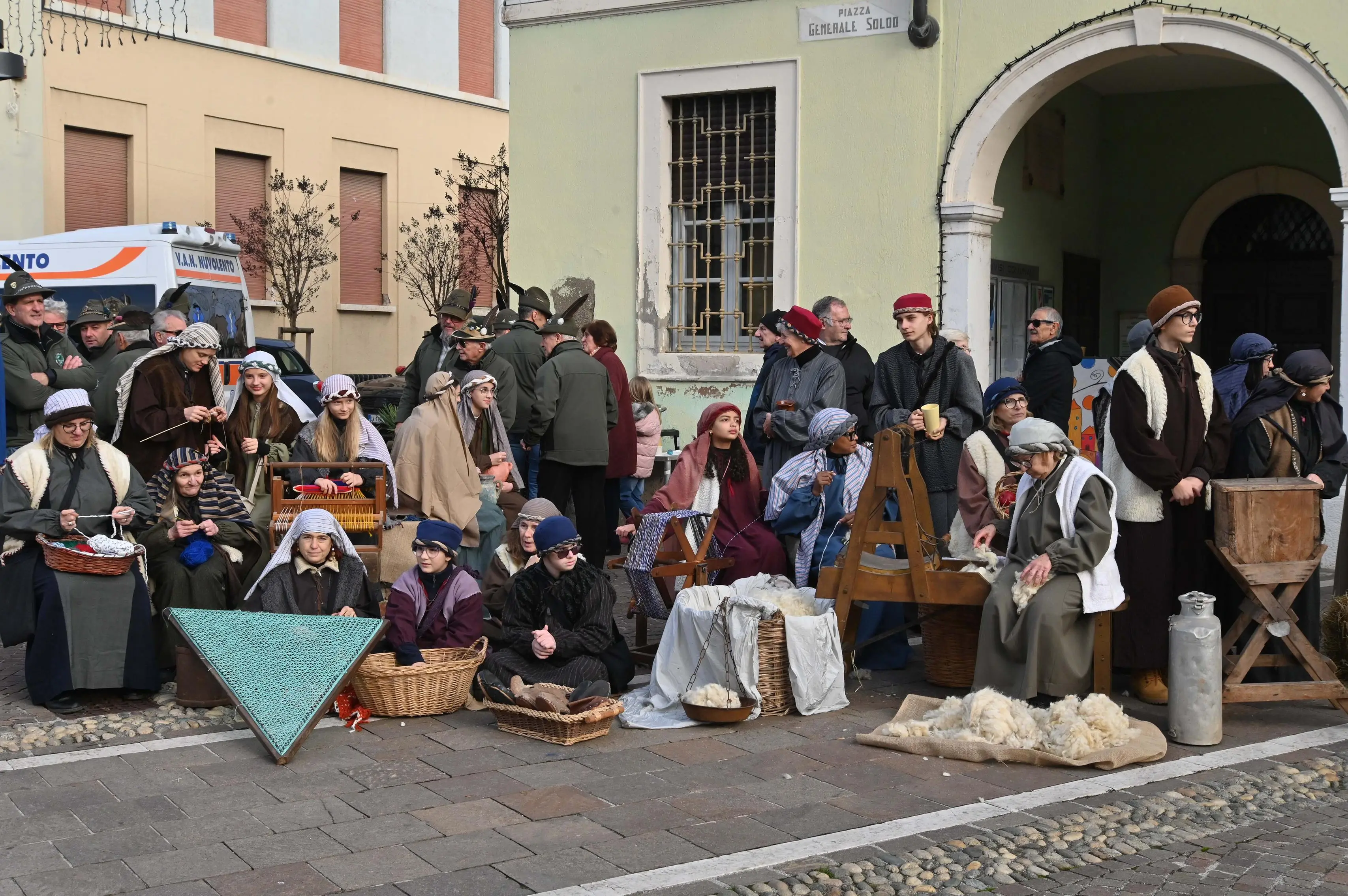 NUVOLERA IN PIAZZA CON NOI REDAZIONE PROVINCIA 21-12-2025 GABRIELE STRADA NEW EDEN GROUP
