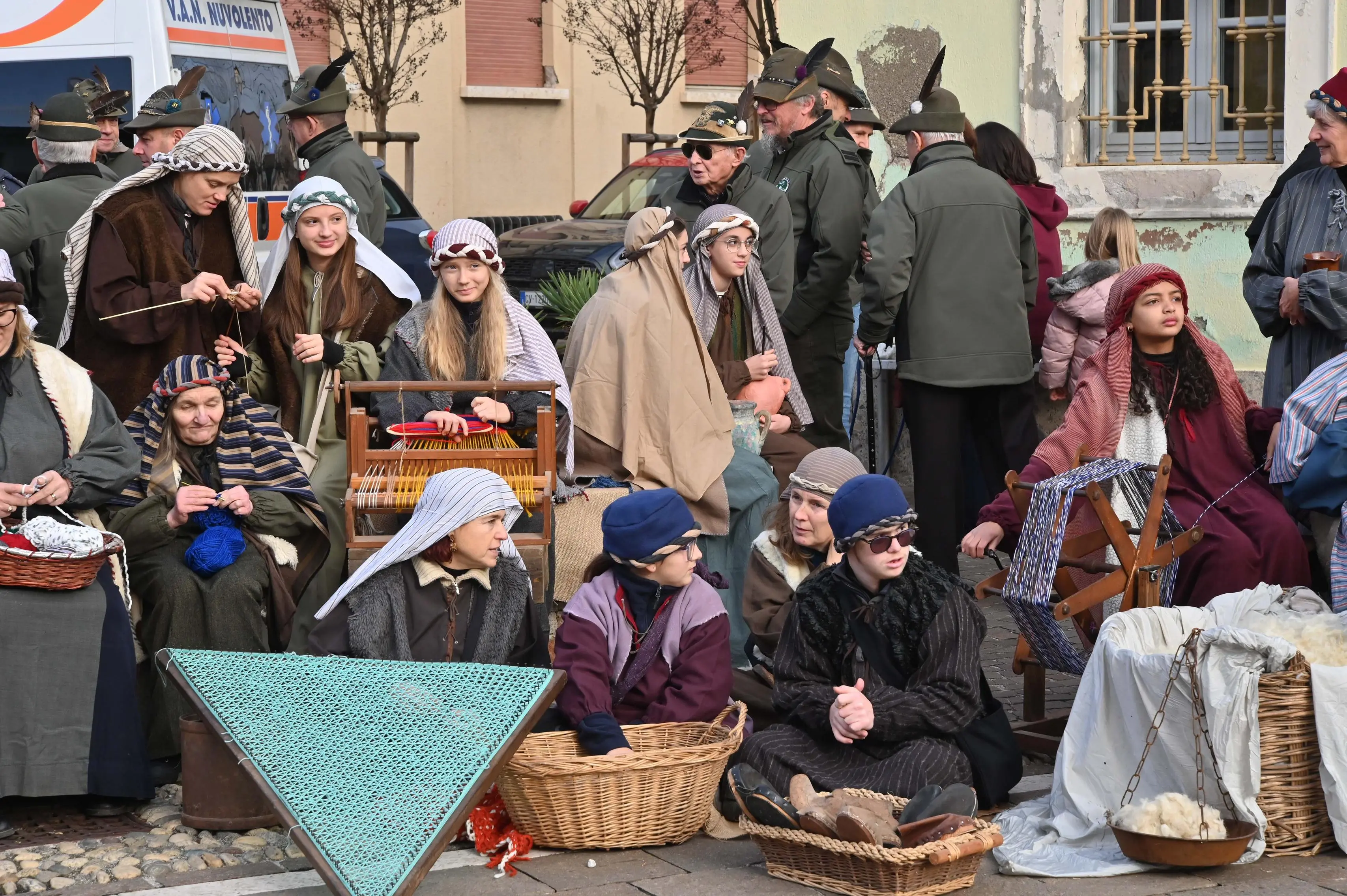 NUVOLERA IN PIAZZA CON NOI REDAZIONE PROVINCIA 21-12-2025 GABRIELE STRADA NEW EDEN GROUP