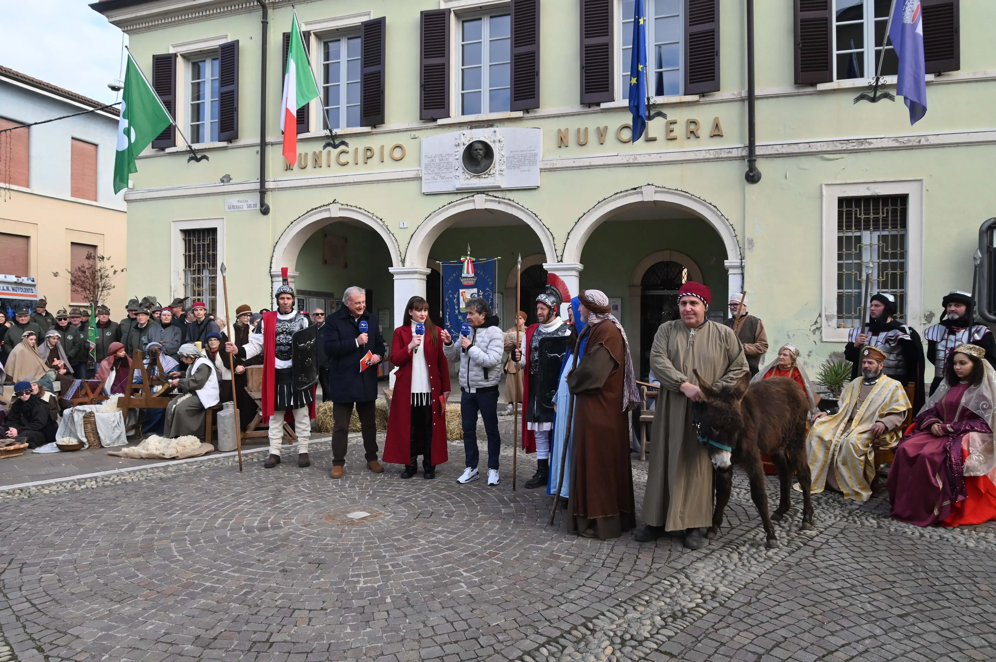 NUVOLERA IN PIAZZA CON NOI REDAZIONE PROVINCIA 21-12-2025 GABRIELE STRADA NEW EDEN GROUP