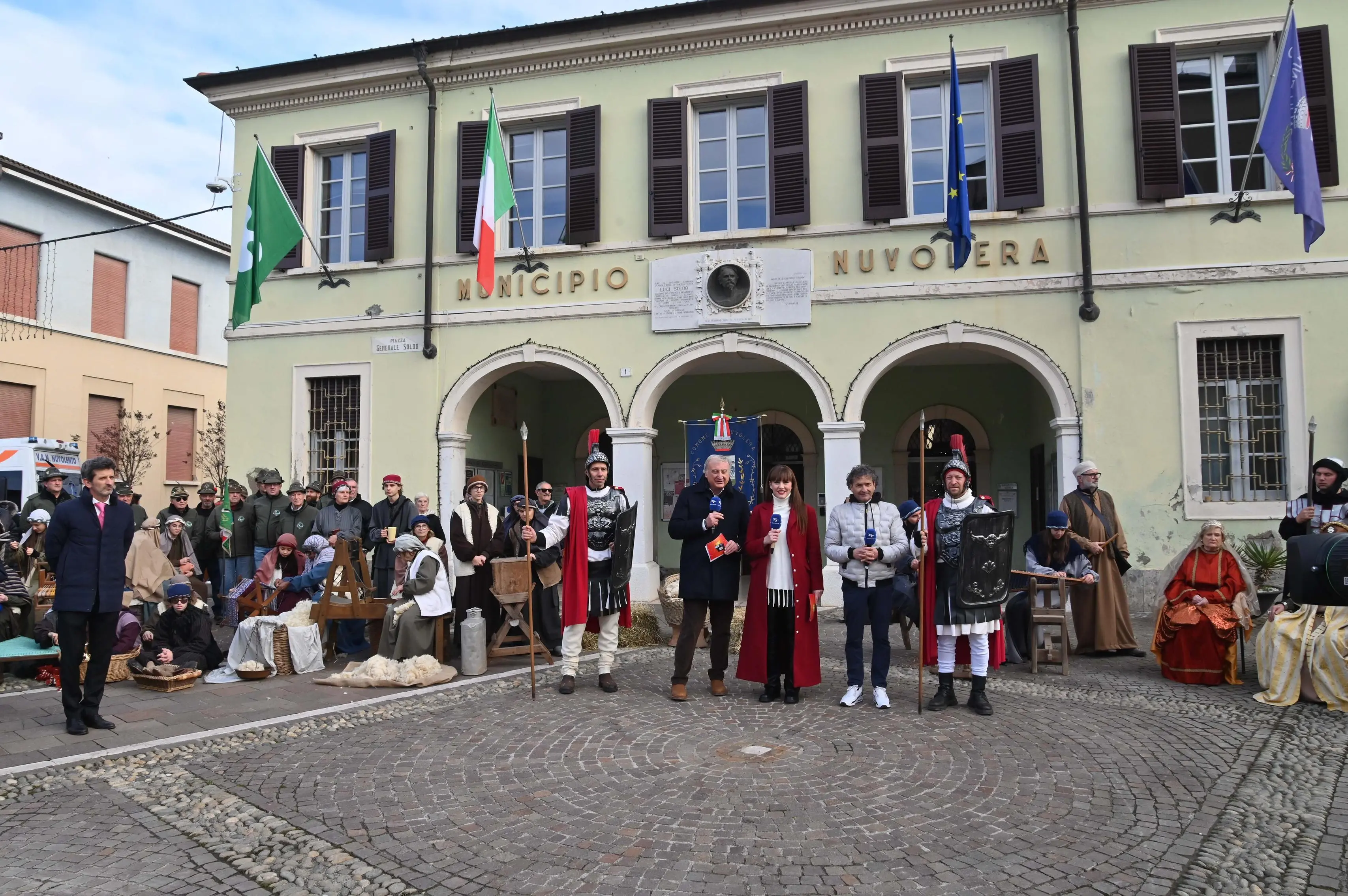 NUVOLERA IN PIAZZA CON NOI REDAZIONE PROVINCIA 21-12-2025 GABRIELE STRADA NEW EDEN GROUP