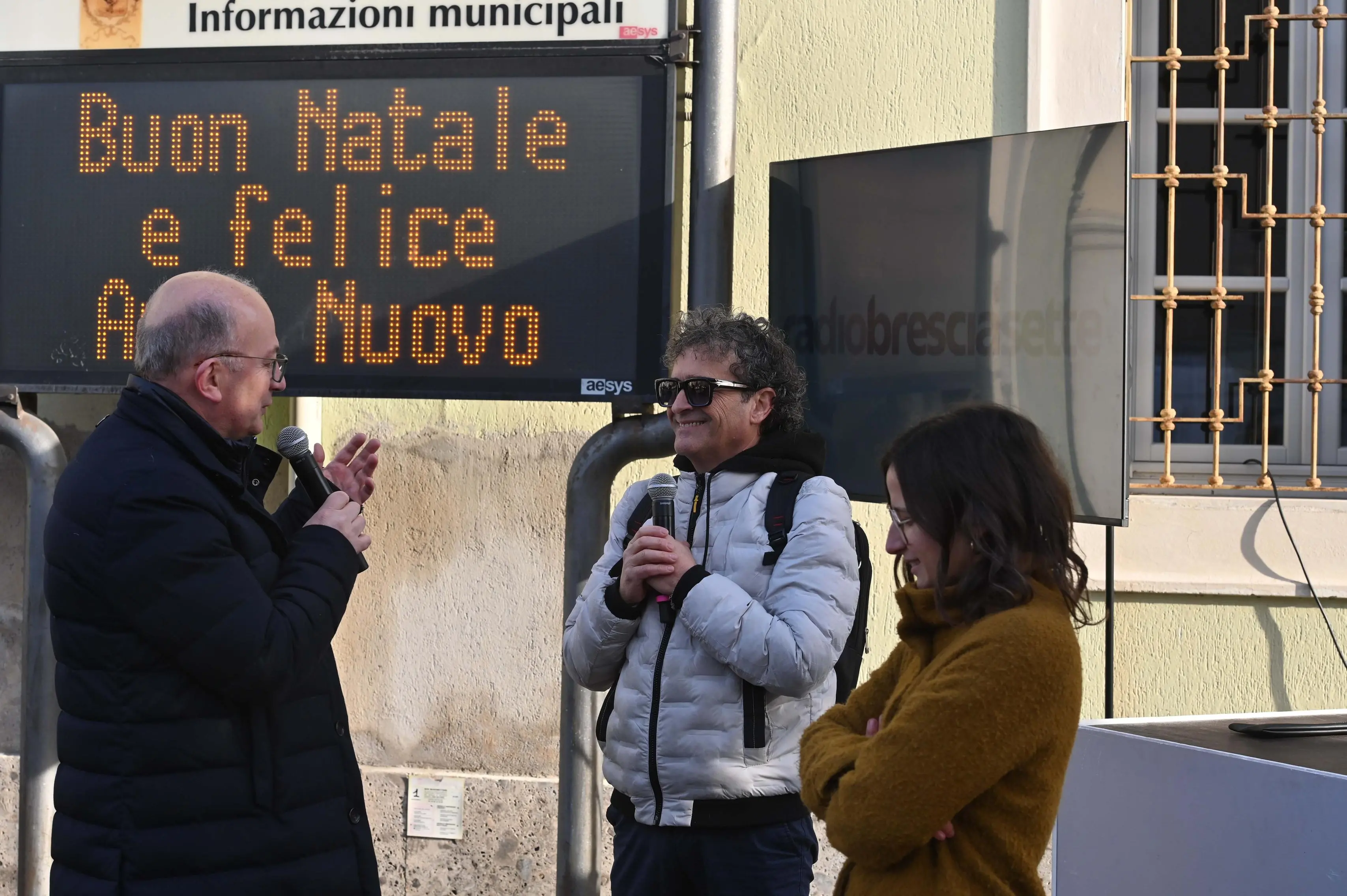NUVOLERA IN PIAZZA CON NOI REDAZIONE PROVINCIA 21-12-2025 GABRIELE STRADA NEW EDEN GROUP