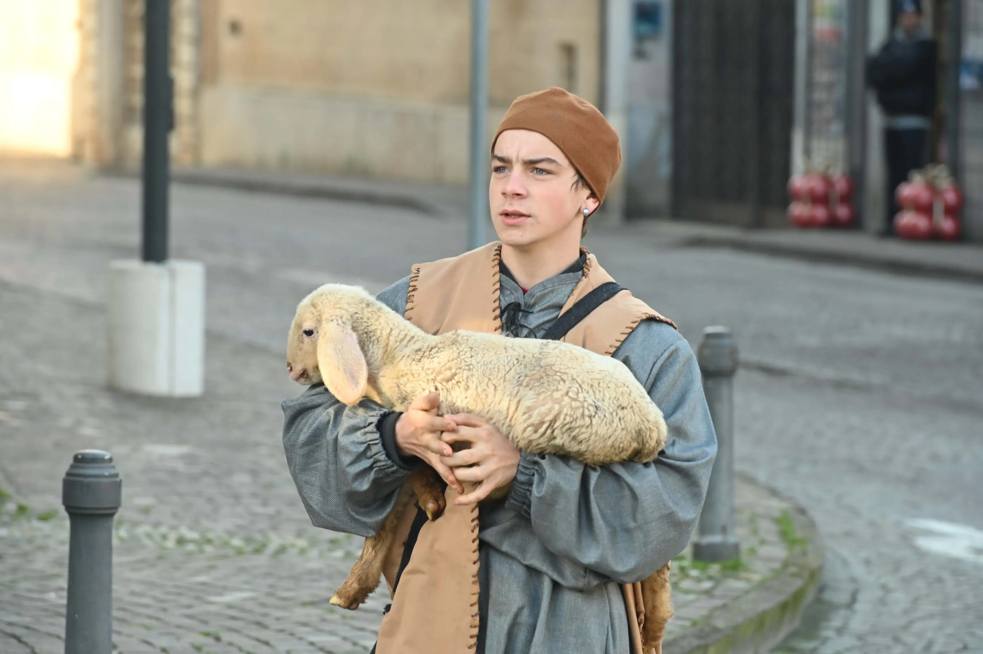 NUVOLERA IN PIAZZA CON NOI REDAZIONE PROVINCIA 21-12-2025 GABRIELE STRADA NEW EDEN GROUP