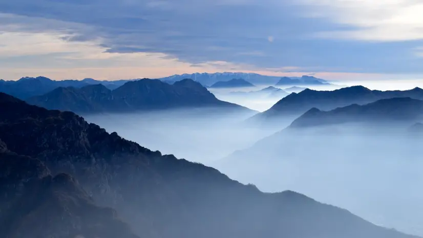 Nubi e cielo coperto - Foto zoom di dotgraphic