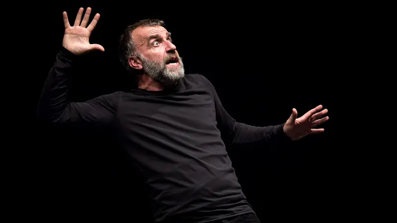 Dighero in «Mistero buffo» - Foto Sara Ciommei