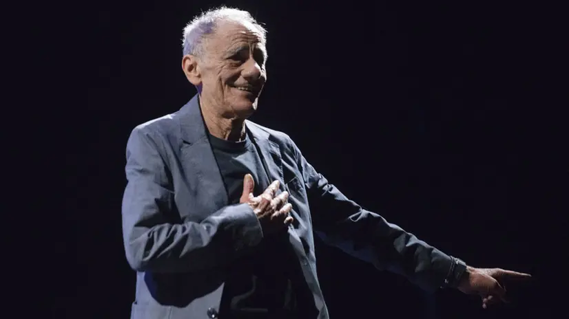 Vecchioni sarà al Teatro Grande nel 2026 - Foto New Reporter Papetti © www.giornaledibrescia.it