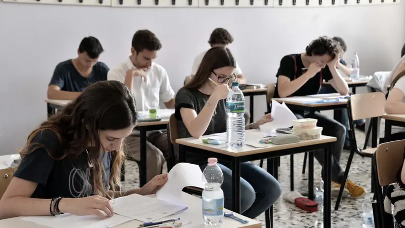 Studenti di scuola secondaria di secondo grado - © www.giornaledibrescia.it