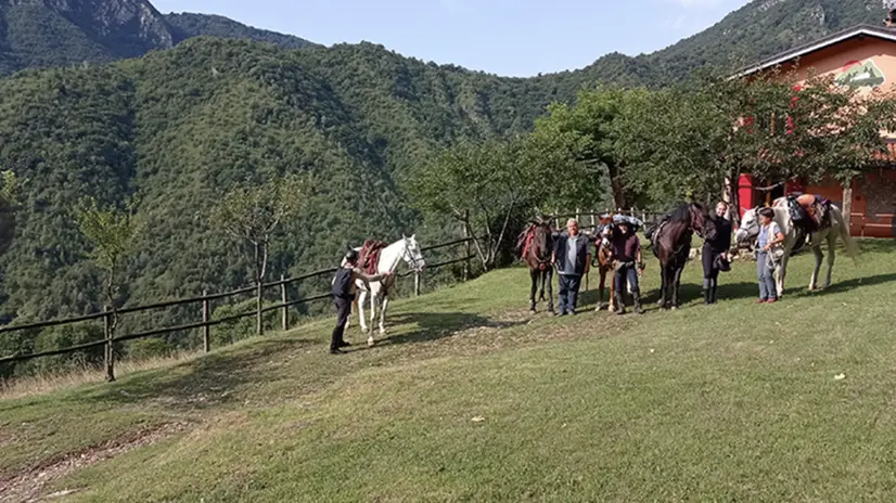 Persone a cavallo - © www.giornaledibrescia.it