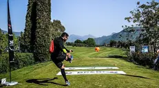 Un giocatore di footgolf in un'immagine d'archivio