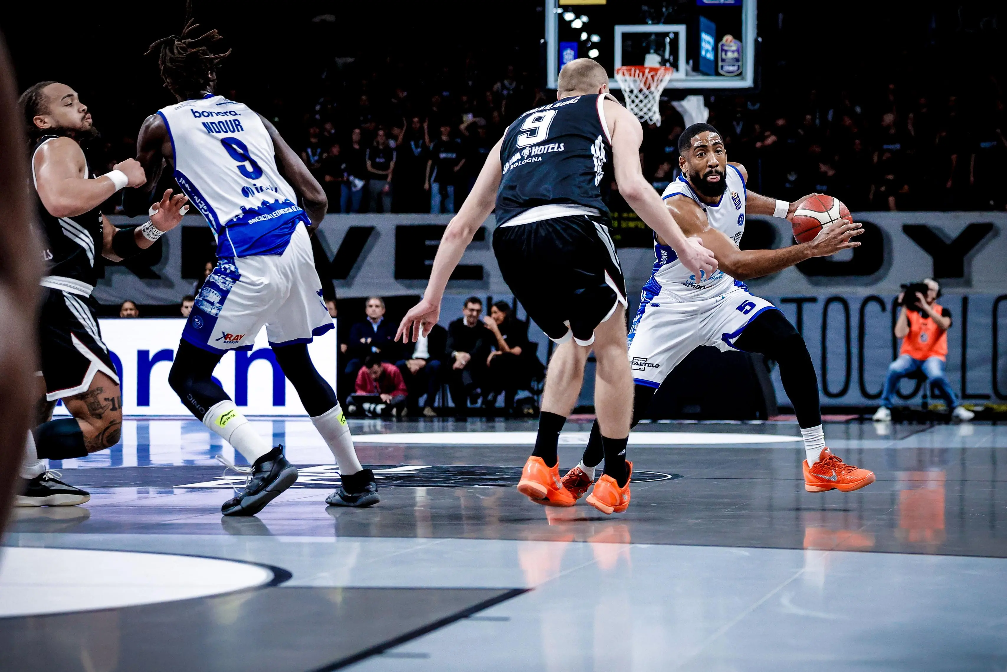 Le immagini di Virtus Bologna-Germani Brescia