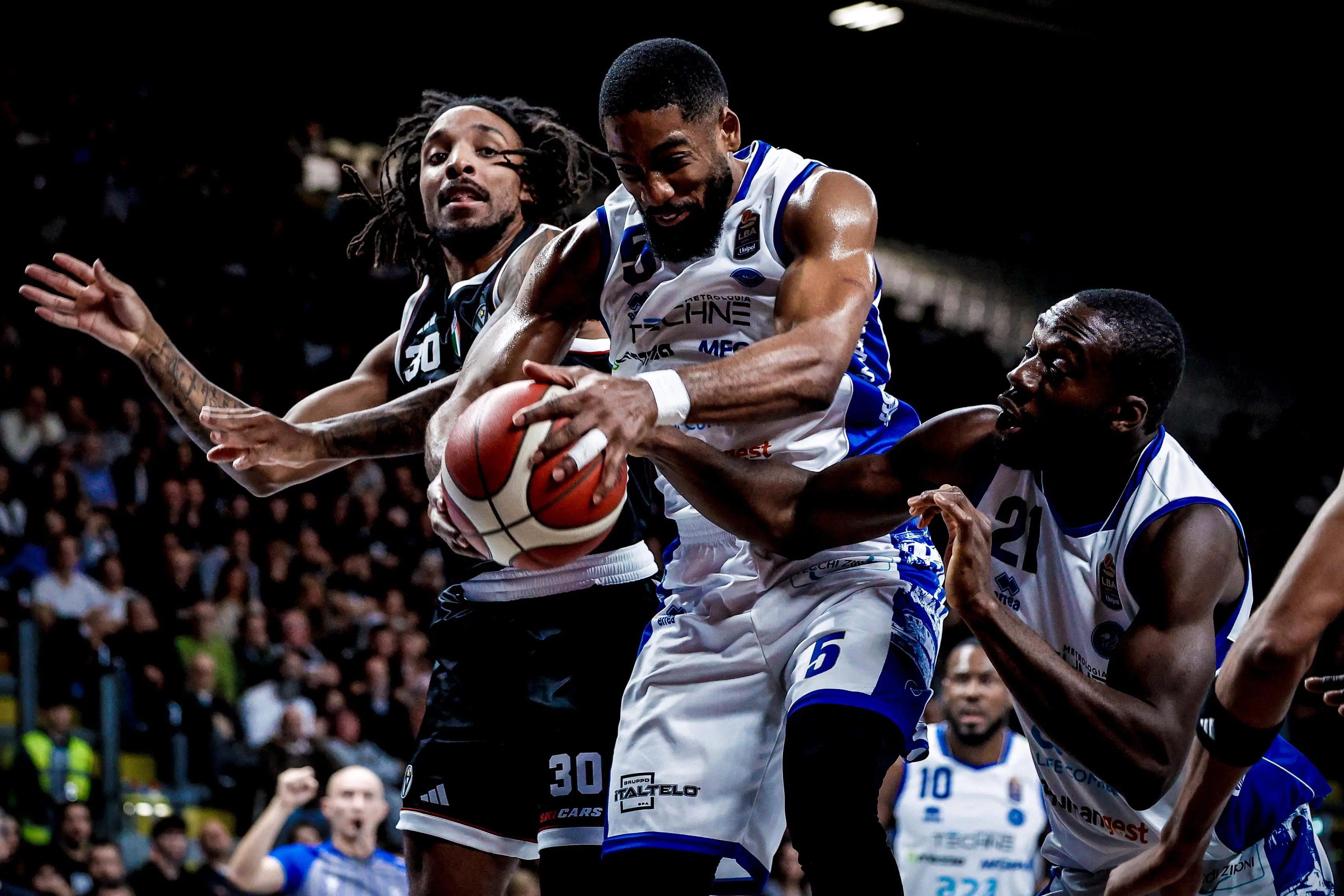 Le immagini di Virtus Bologna-Germani Brescia