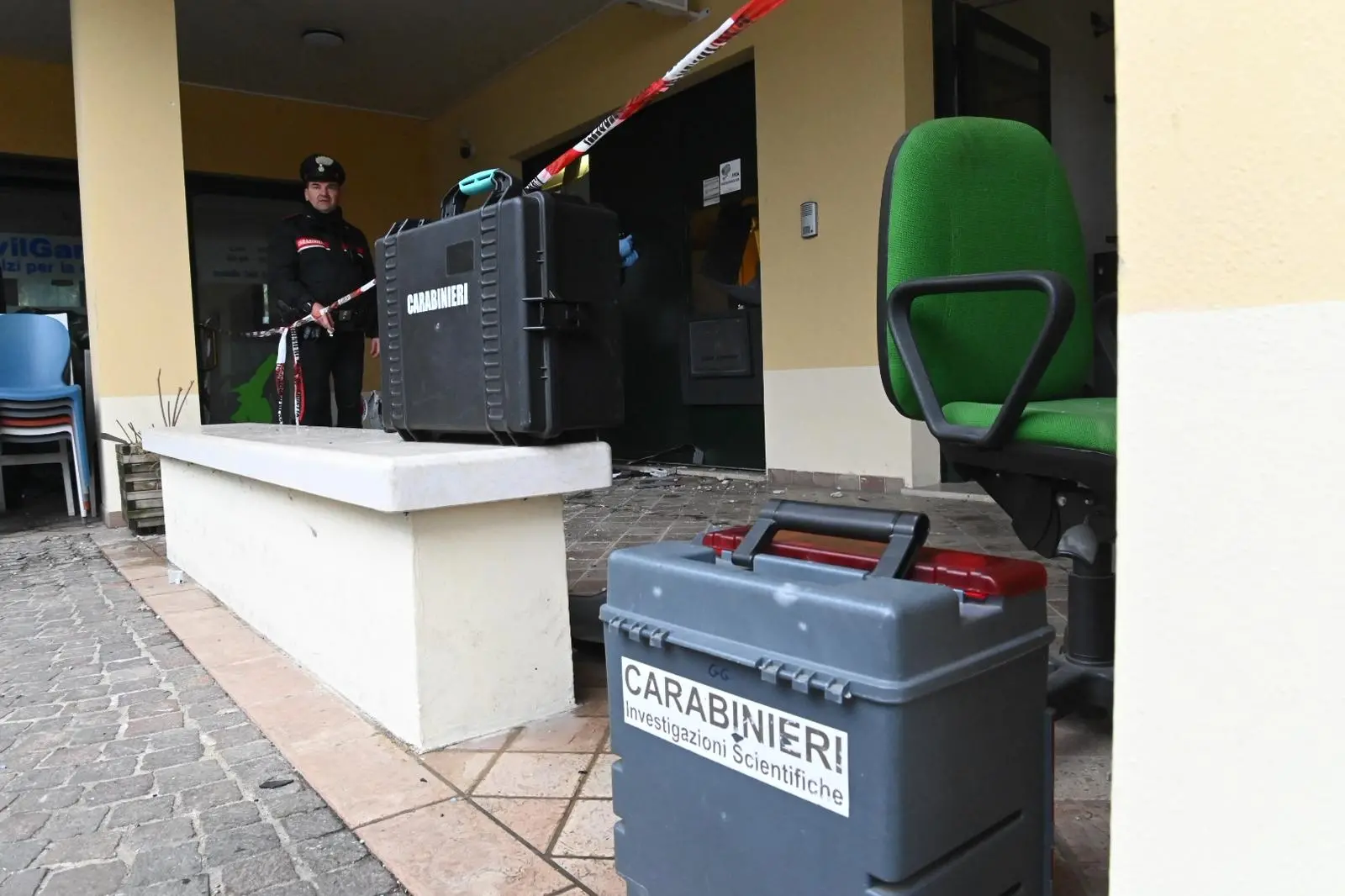 I bancomat di Soiano assaltato dalla banda