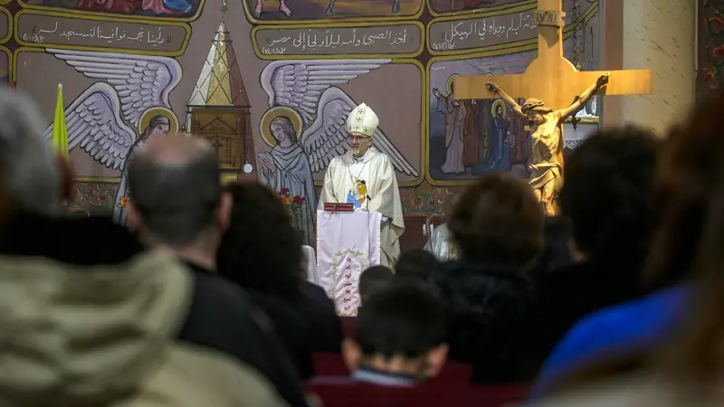 Un momento della messa a Gaza - Foto Epa/Mohammed Saber © www.giornaledibrescia.it