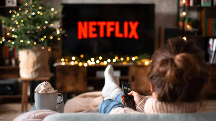 Le vacanze di Natale sono il momento ideale per guardare una serie tv