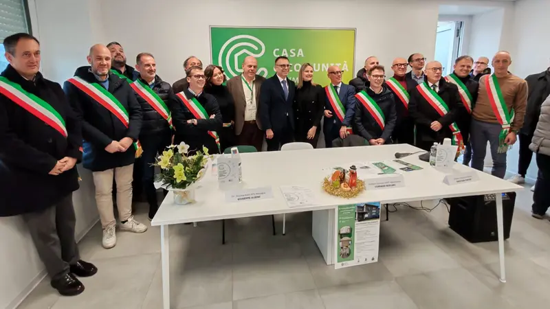 I sindaci del territorio presenti all'inaugurazione © www.giornaledibrescia.it