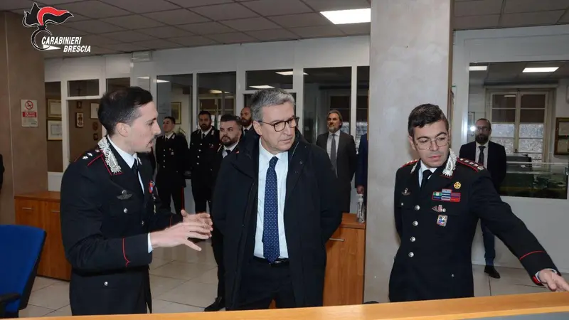 Il prefetto nella centrale operativa dei Carabinieri