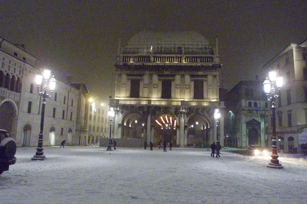 La città imbiancata il giorno di Natale nel 2000