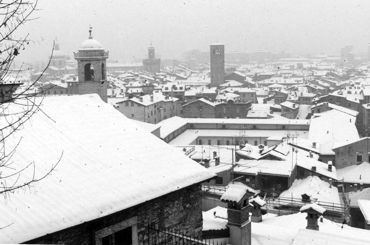 La città imbiancata il giorno di Natale nel 2000