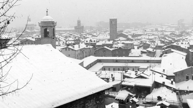 La città imbiancata il giorno di Natale nel 2000