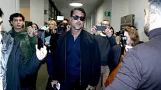 Fabrizio Corona al Palazzo di Giustizia di Milano - Foto Ansa © www.giornaledibrescia.it