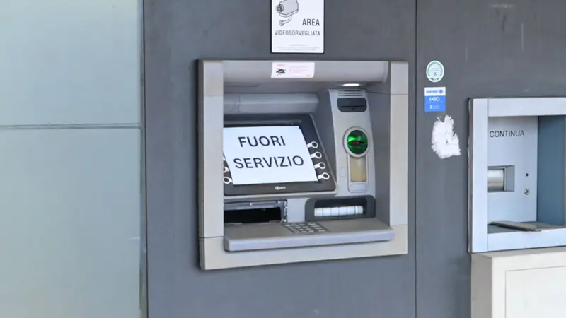 Banda dei bancomat, tentativo di assalto anche a Manerba