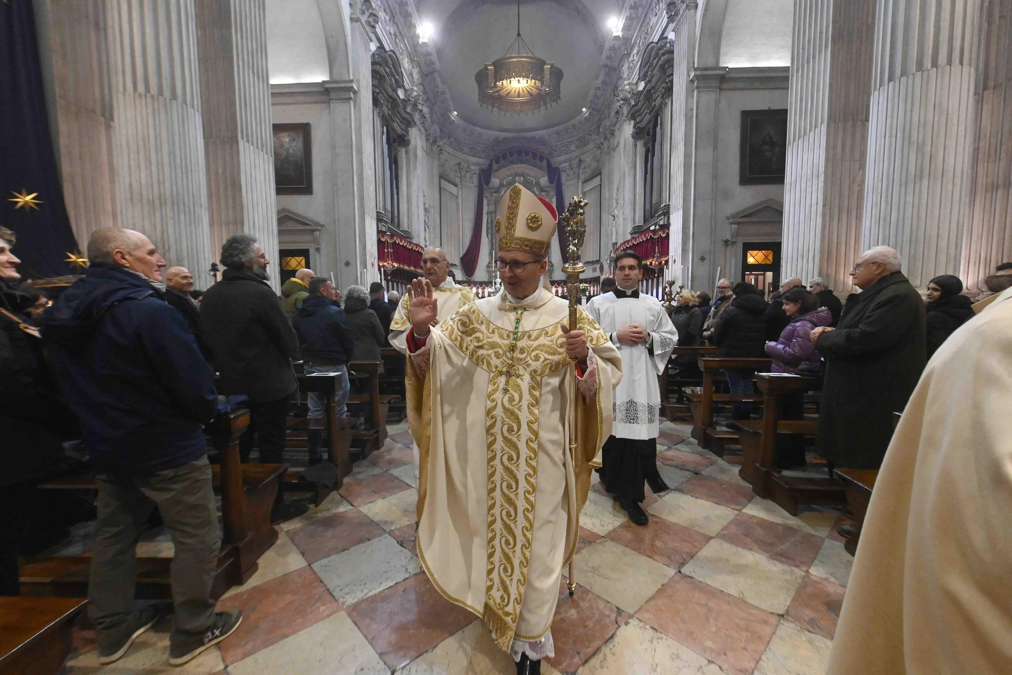 CRONACA BRESCIA DUOMO SANTA MESSA NELLA NOTTE PRESIEDE IL VESCOVO TREMOLADA PER REDAZIONE CRONACA WEB 24-12-2025 MARCO ORTOGNI NEW EDEN GROUP