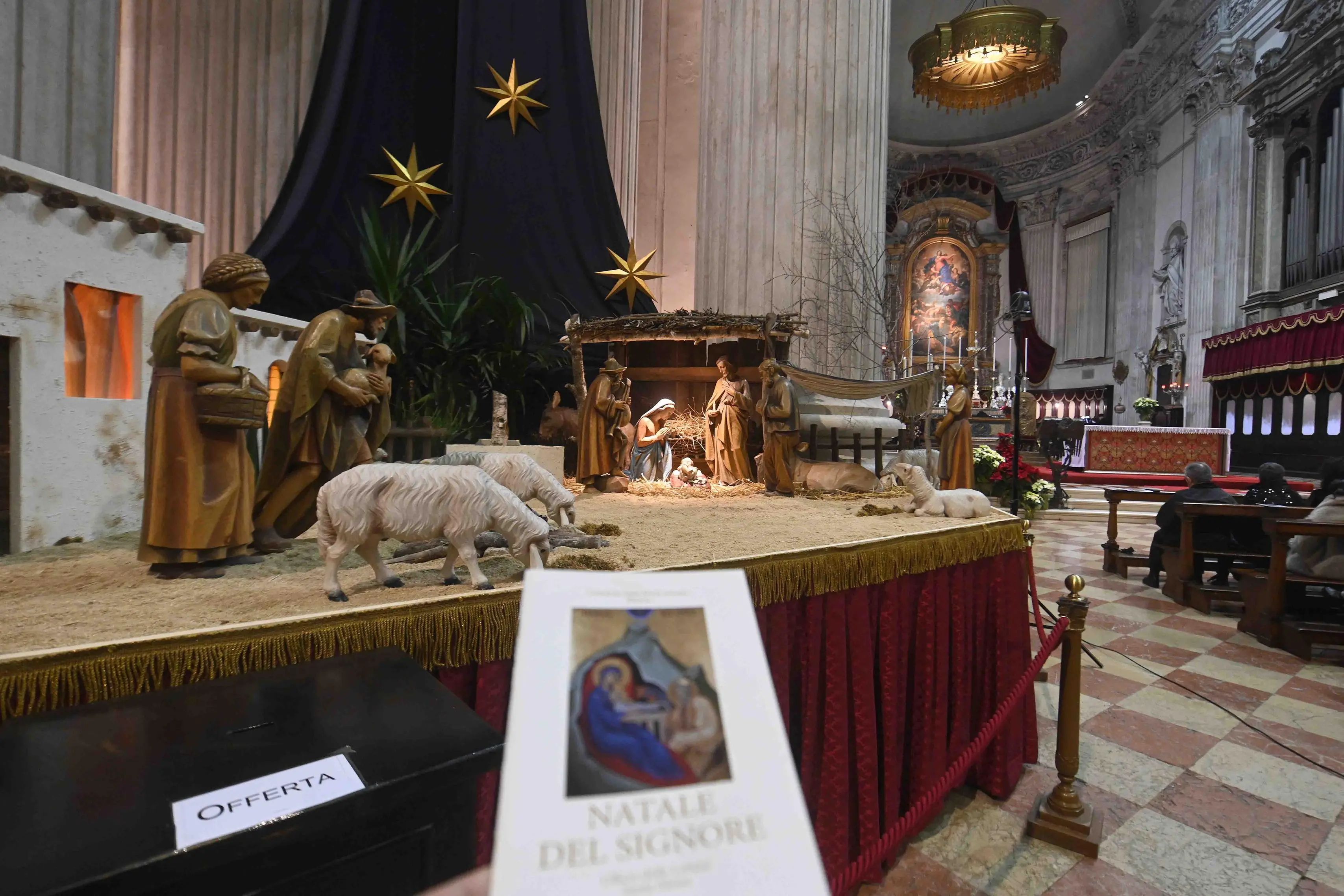 CRONACA BRESCIA DUOMO SANTA MESSA NELLA NOTTE PRESIEDE IL VESCOVO TREMOLADA PER REDAZIONE CRONACA WEB 24-12-2025 MARCO ORTOGNI NEW EDEN GROUP