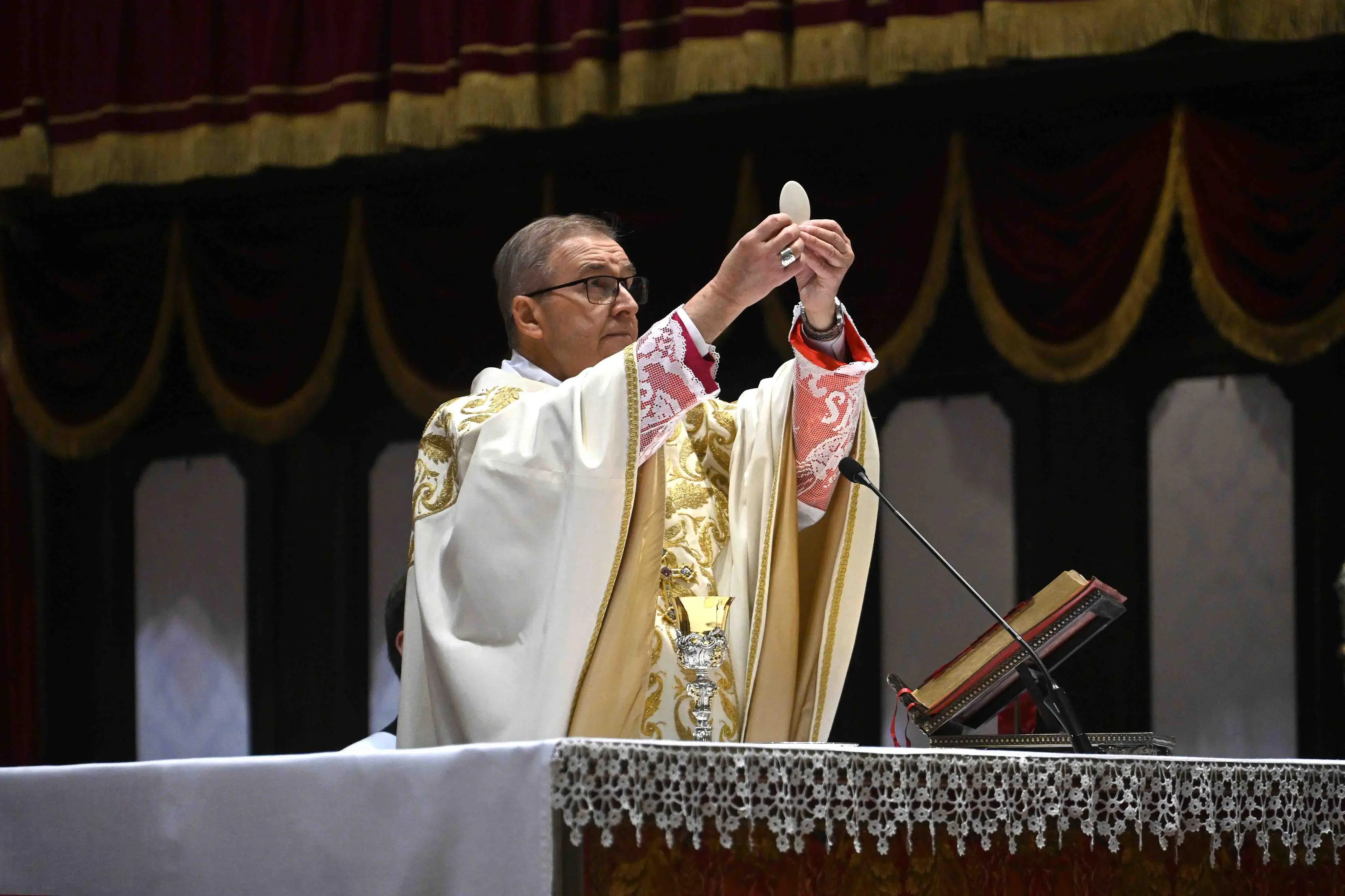 CRONACA BRESCIA DUOMO SANTA MESSA NELLA NOTTE PRESIEDE IL VESCOVO TREMOLADA PER REDAZIONE CRONACA WEB 24-12-2025 MARCO ORTOGNI NEW EDEN GROUP