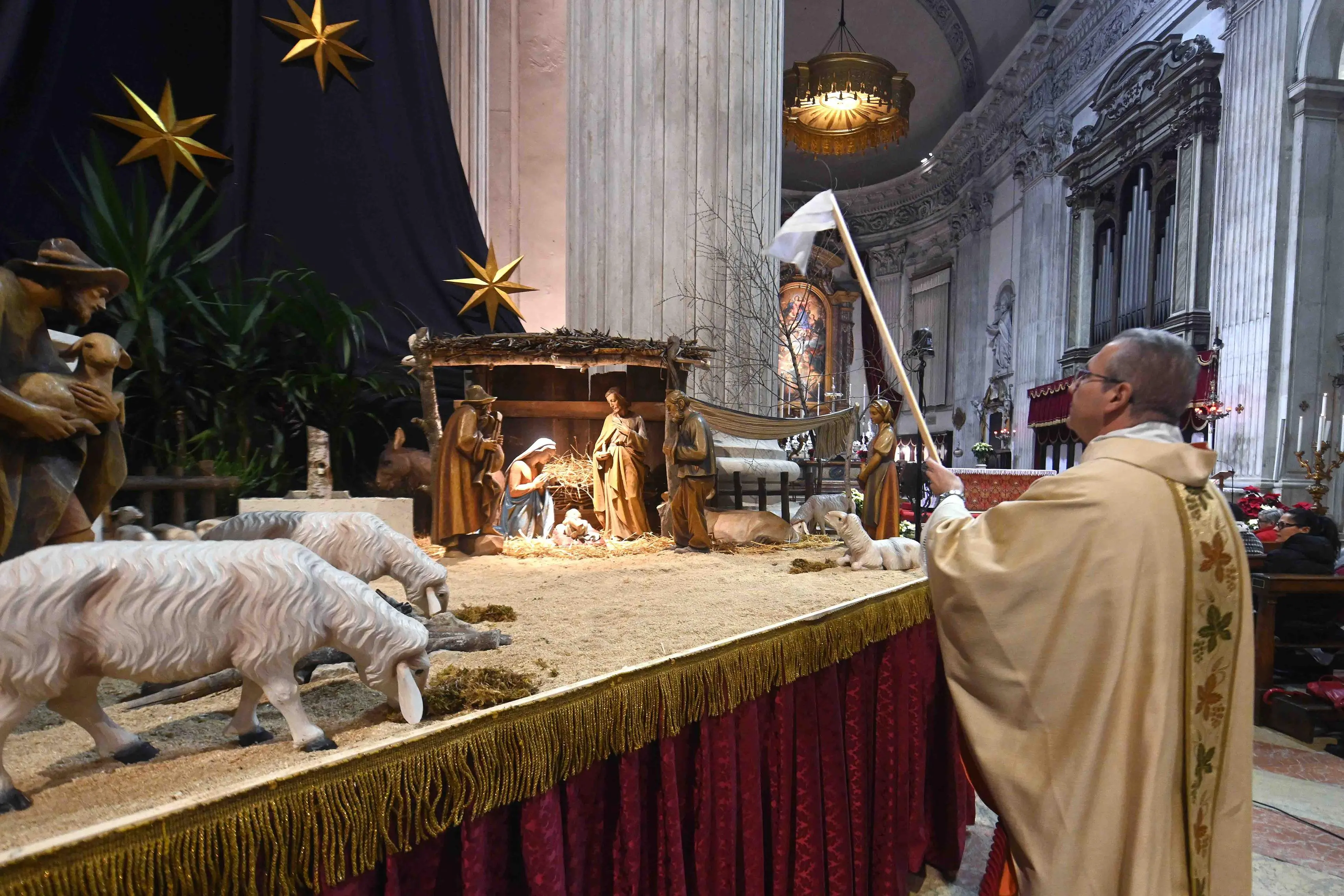 CRONACA BRESCIA DUOMO SANTA MESSA NELLA NOTTE PRESIEDE IL VESCOVO TREMOLADA PER REDAZIONE CRONACA WEB 24-12-2025 MARCO ORTOGNI NEW EDEN GROUP