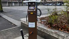 Una delle trenta colonnine - © www.giornaledibrescia.it