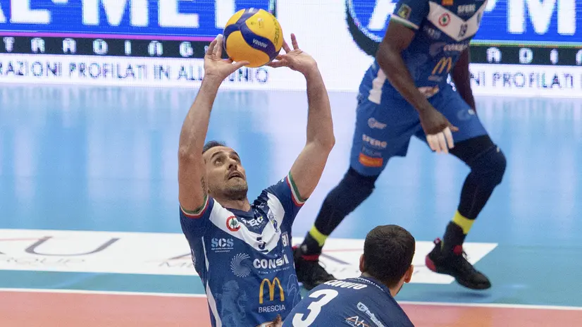 In azione Simone Tiberti, oggi vice allenatore