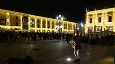 Gente in centro città - Gabriele Strada /Neg © www.giornaledibrescia.it