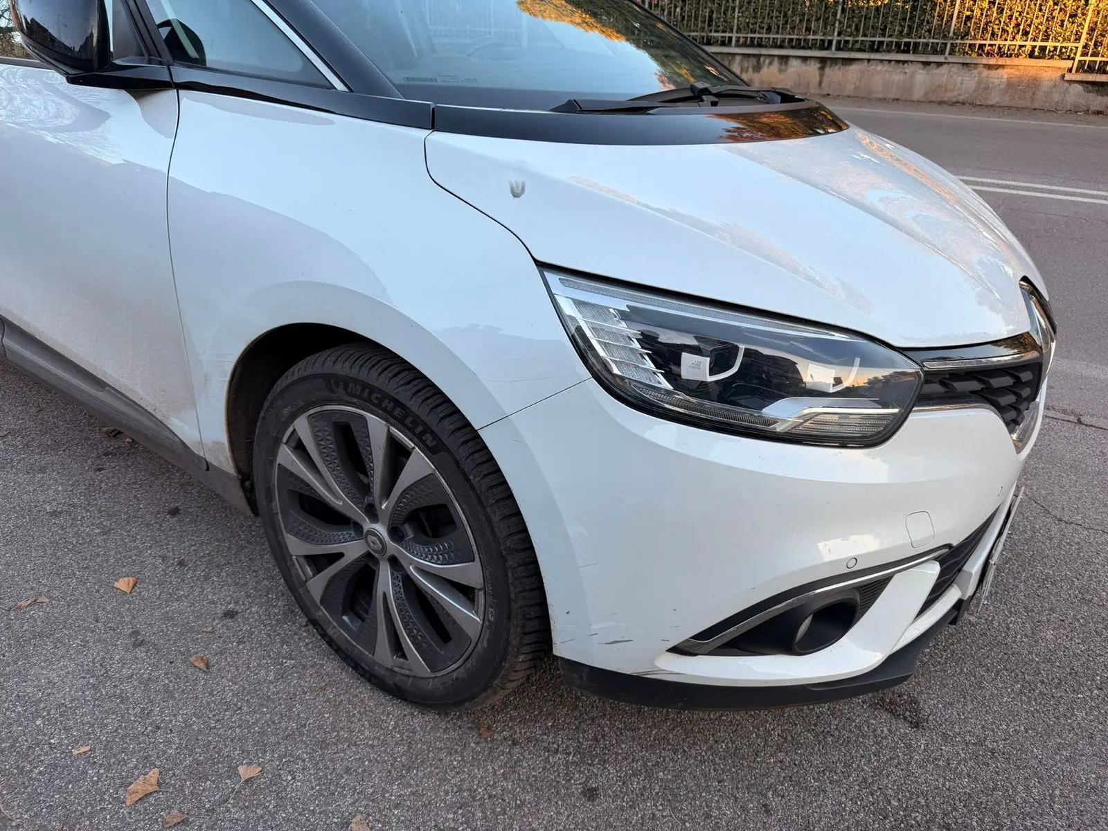 Gavardo, bambino in monopattino investito da un'auto