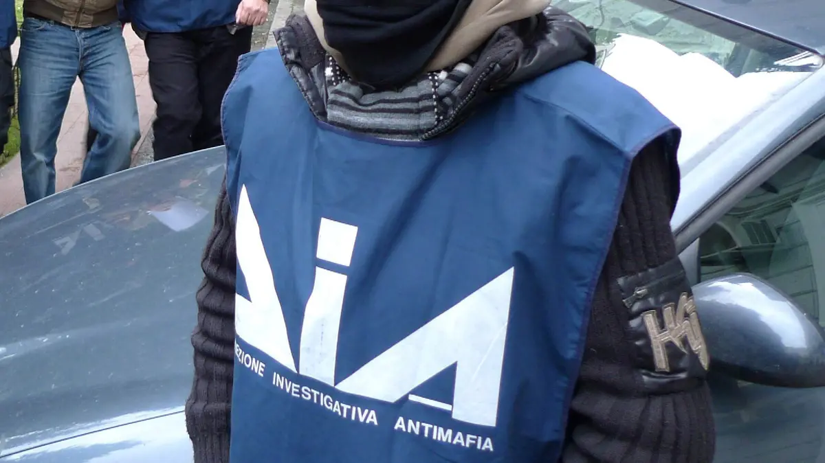Un agente della Dia