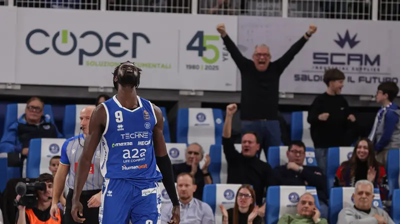 Sport Basket Serie A Germani Pallacenestro Brescia Reyer Venezia  nella foto  Maurice Ndour (9 Pallacanestro Brescia)   esultanza   28/12/2025 nicoli©newreporter