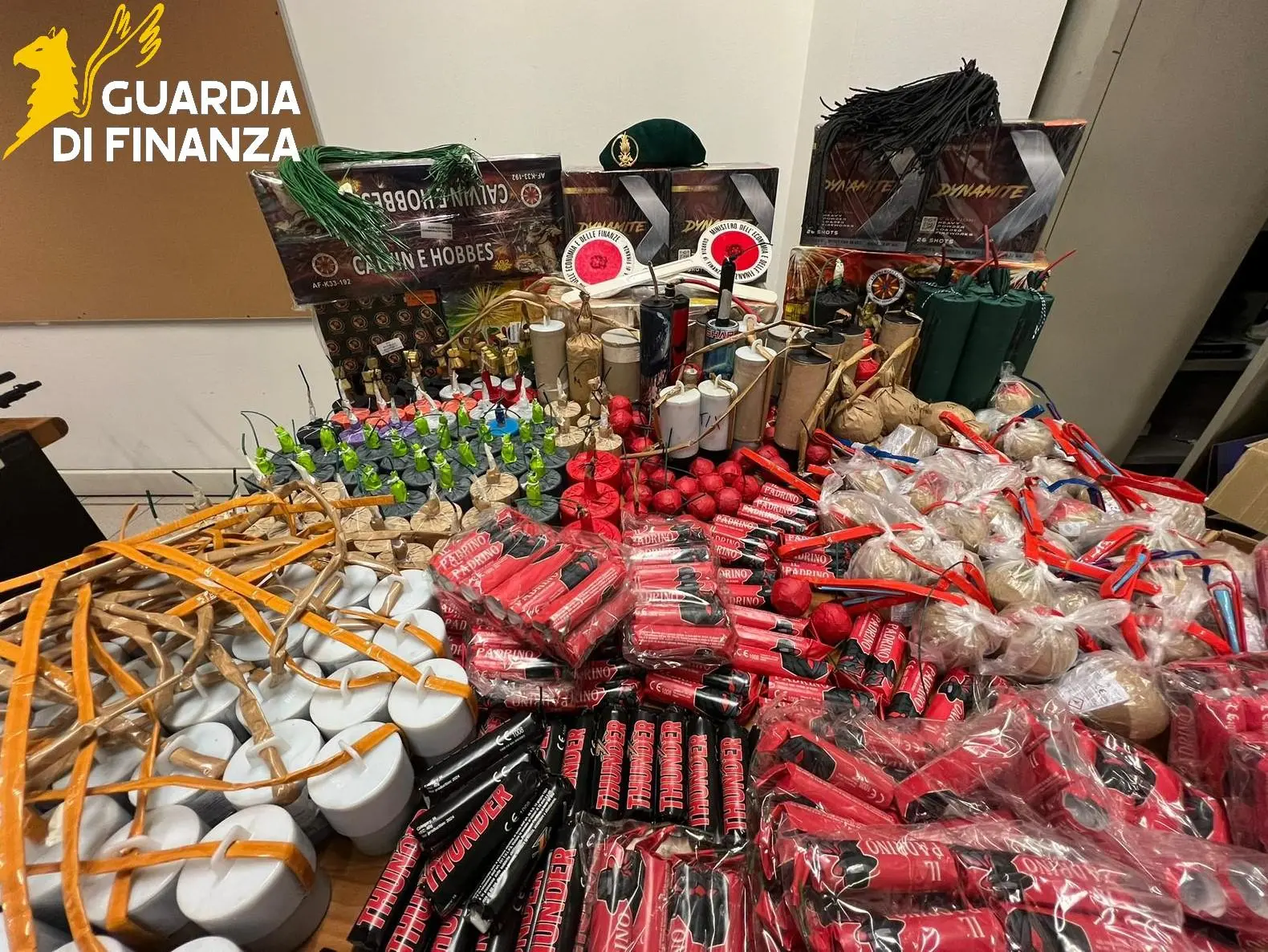 I fuochi d'artificio illegali sequestrati a Brescia