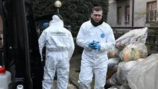 La scientifica sul luogo del ritrovamento del cadavere - Ansa © www.giornaledibrescia.it