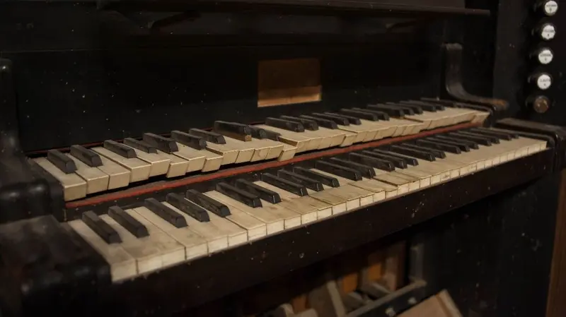 Le tastiere dell'organo - © www.giornaledibrescia.it