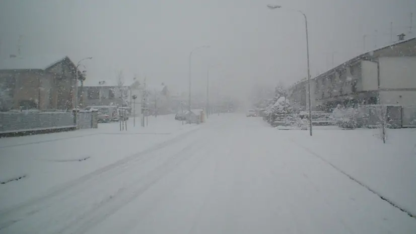 Roncadelle durante l'intensa nevicata del 28 dicembre 2005 - Foto Stefano Masneri