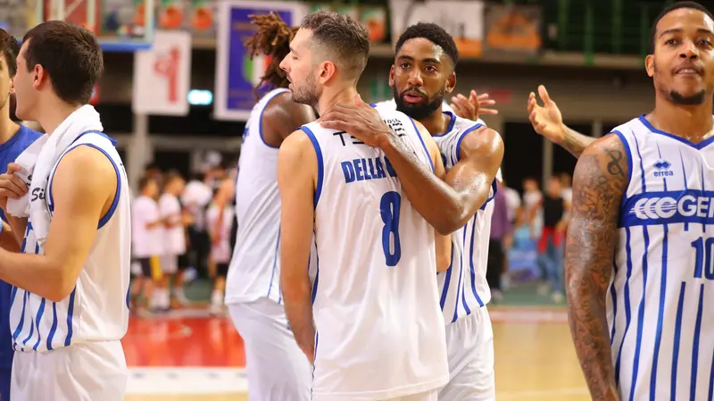 Amedeo Della Valle e CJ Massinburg nel 2022 - © www.giornaledibrescia.it