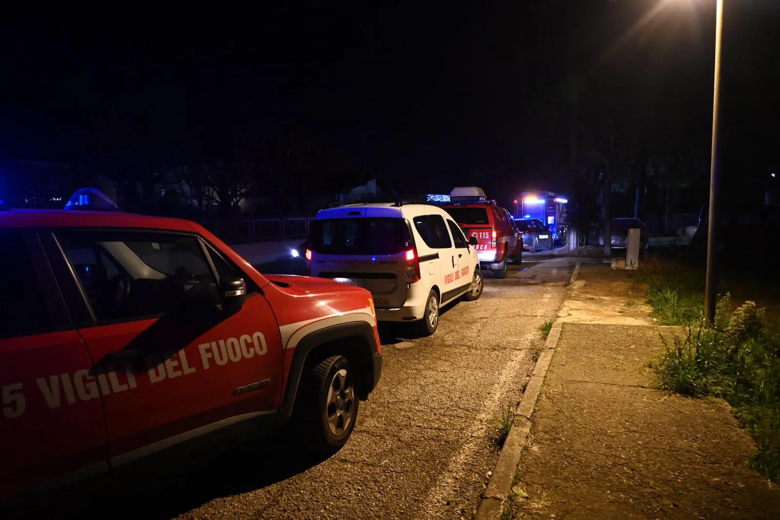 Bimbo morto: Vigili del fuoco e Carabinieri a Calvagese