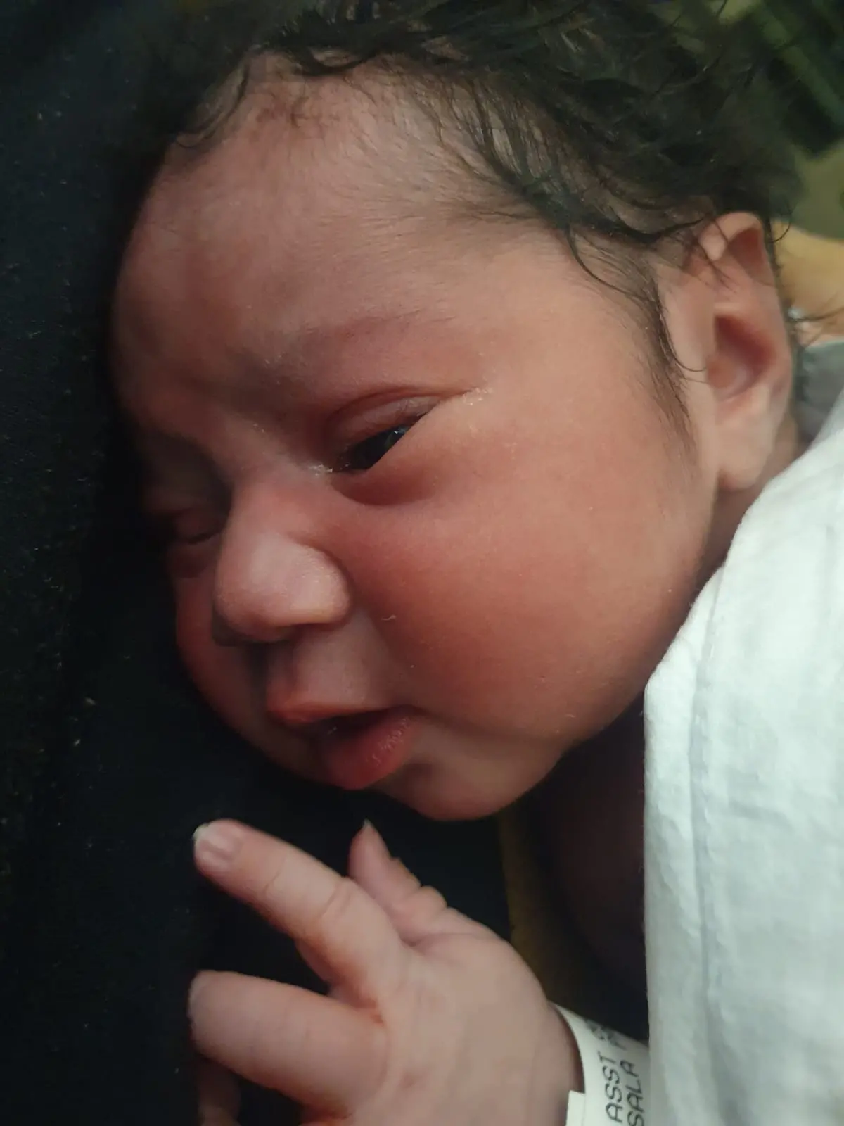 Emman Fatima e i suoi genitori