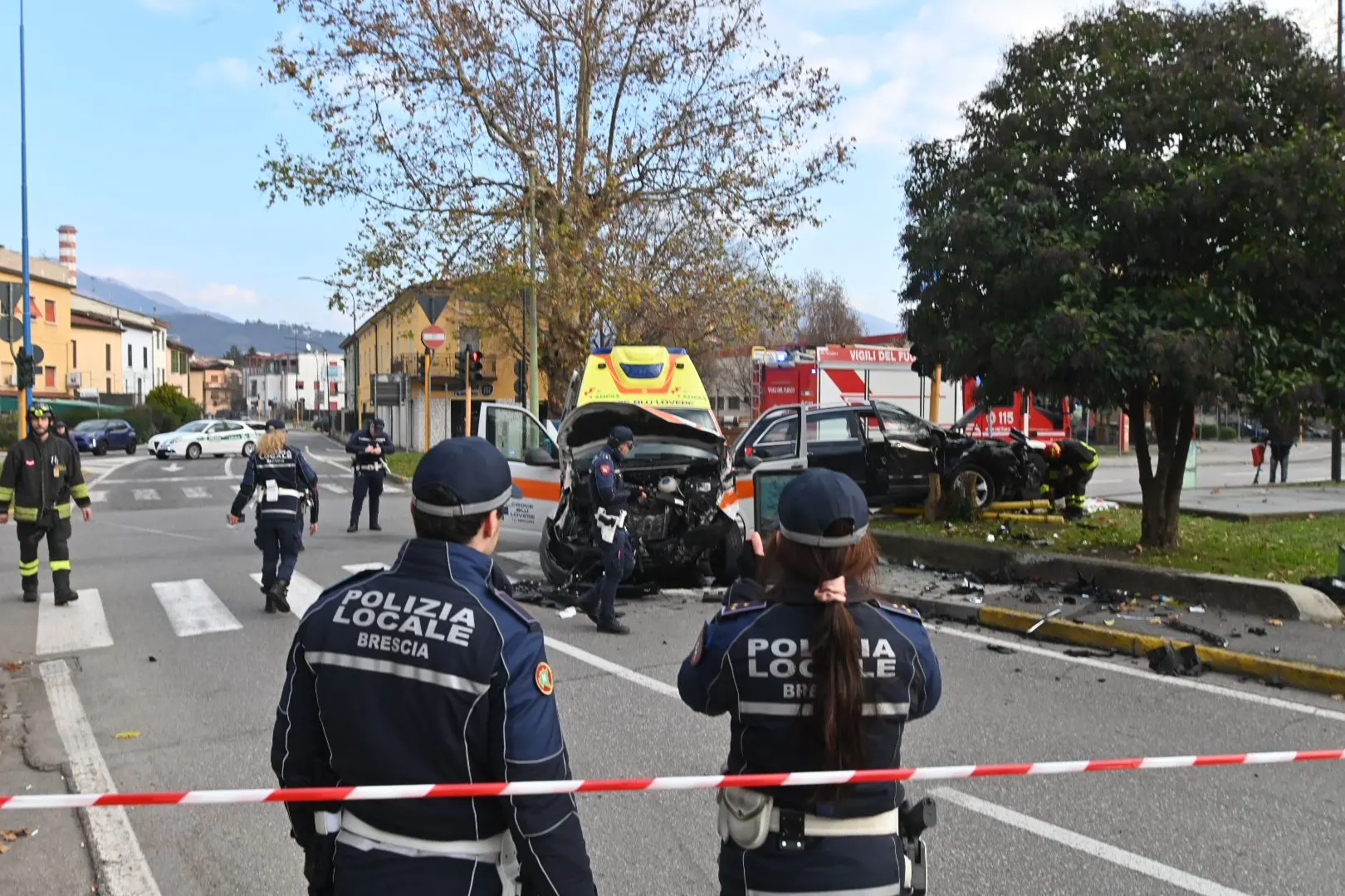 Via Oberdan, incidente tra ambulanza e automobile