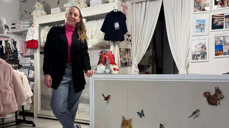 Valentina Del Bono nel negozio di famiglia