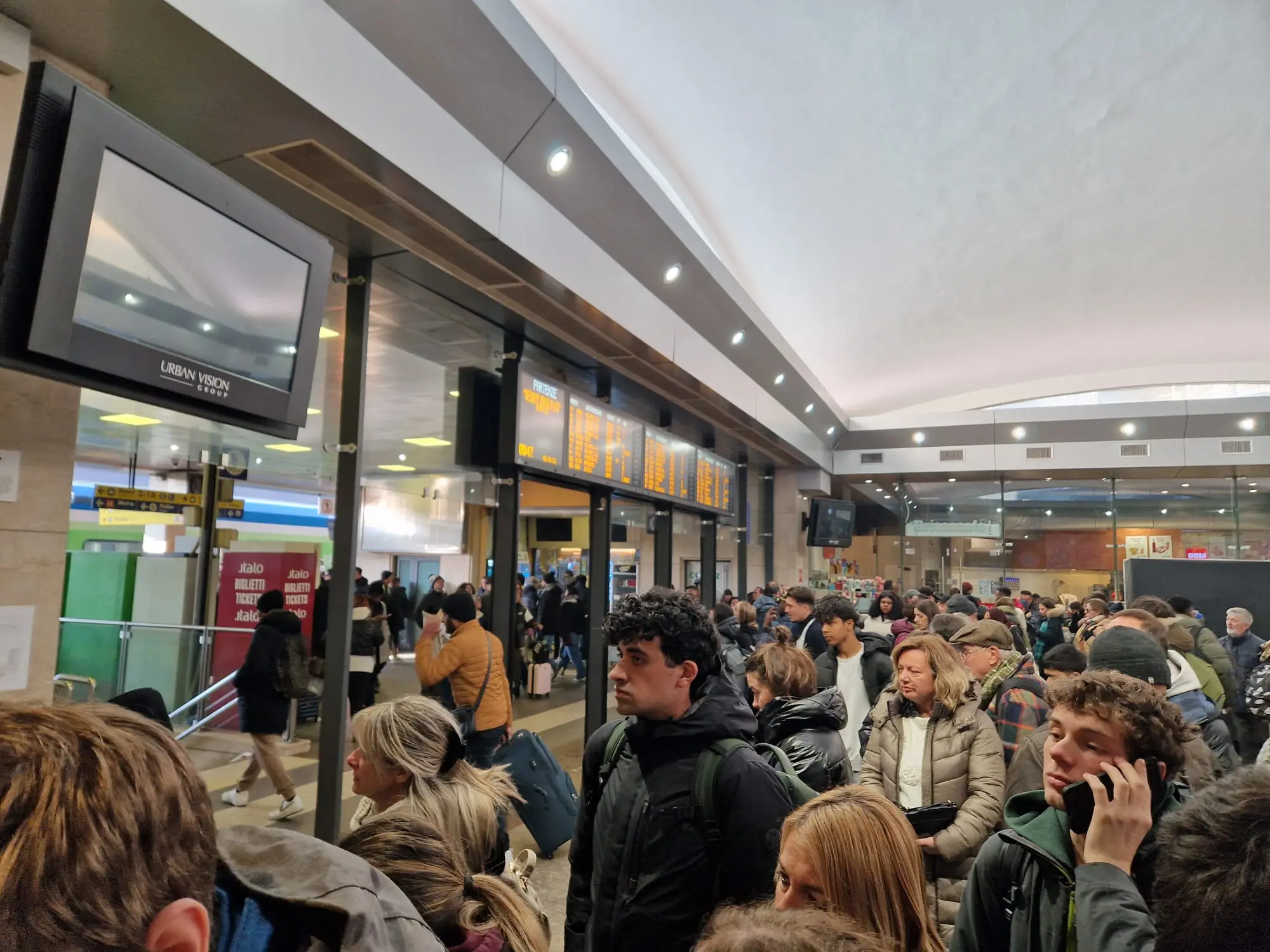 Disagi alla stazione ferroviaria di Brescia