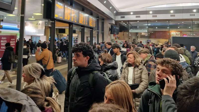 Disagi alla stazione ferroviaria di Brescia
