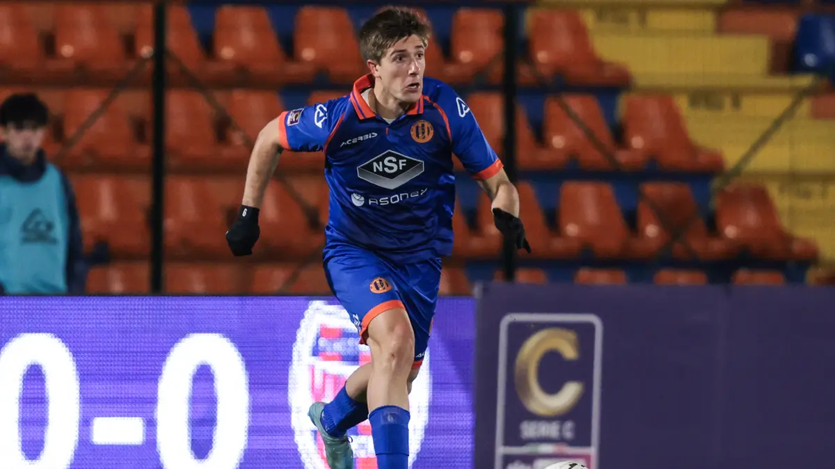 Francesco Gobbi, attaccante dei franciacortini - Foto New Reporter Comincini © www.giornaledibrescia.it