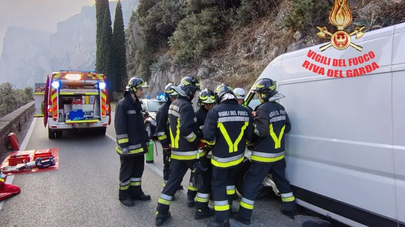 L'intervento dei Vigili del fuoco - Foto Vigili del Fuoco © www.giornaledibrescia.it