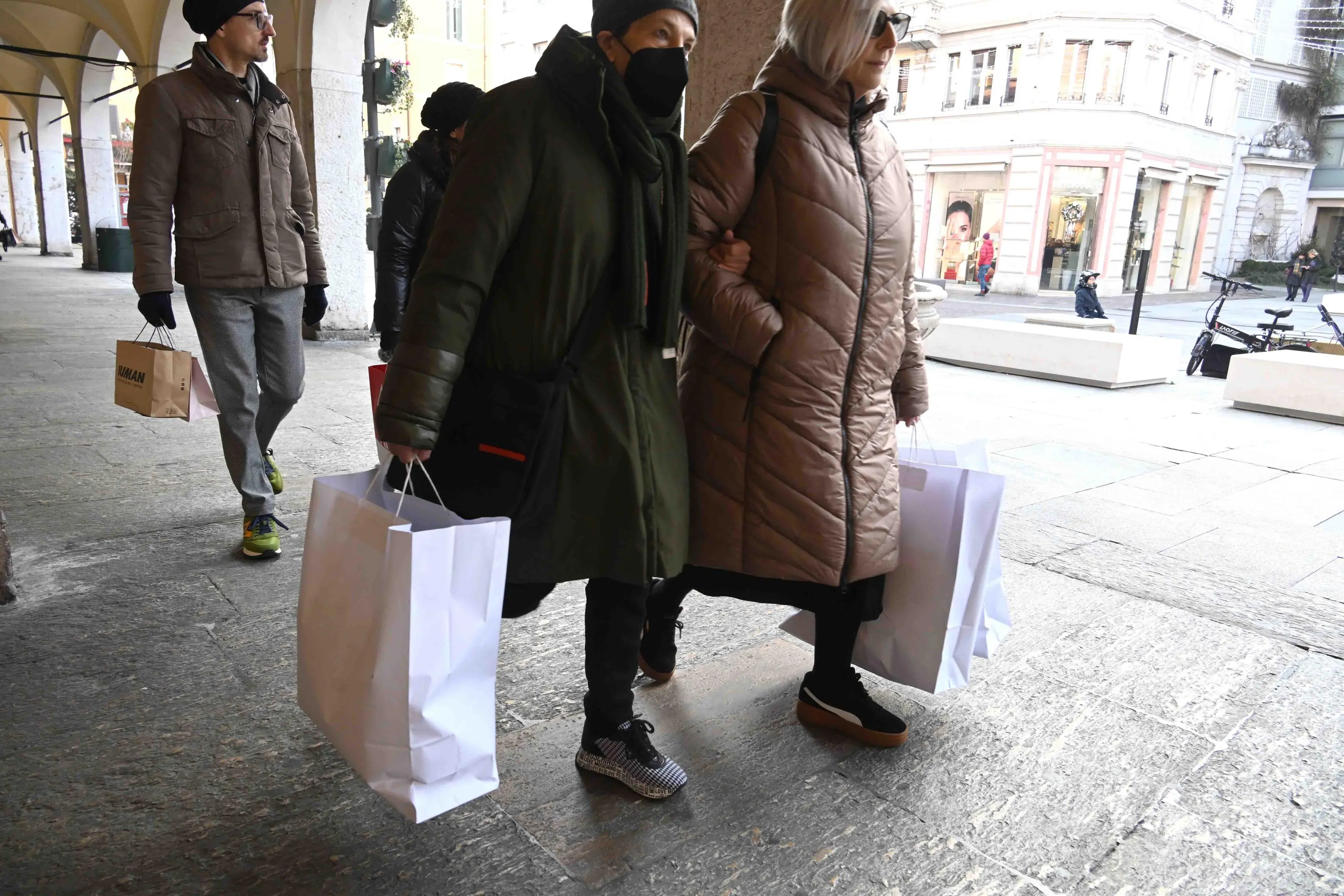 Anche a Bresia sono iniziati i saldi invernali