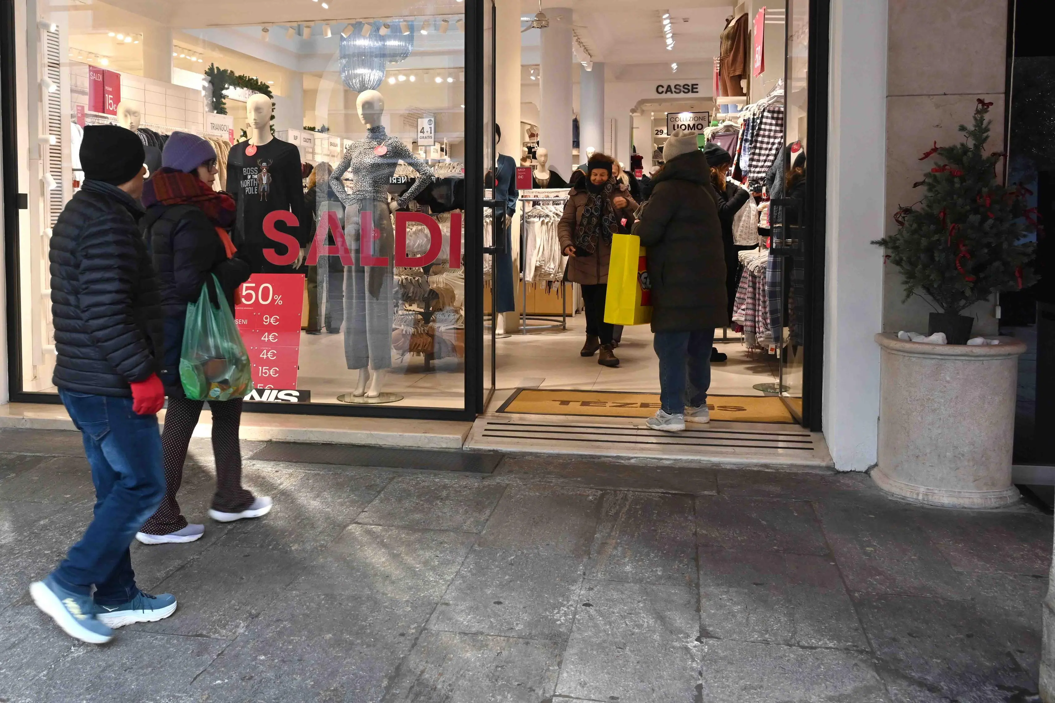 Anche a Bresia sono iniziati i saldi invernali